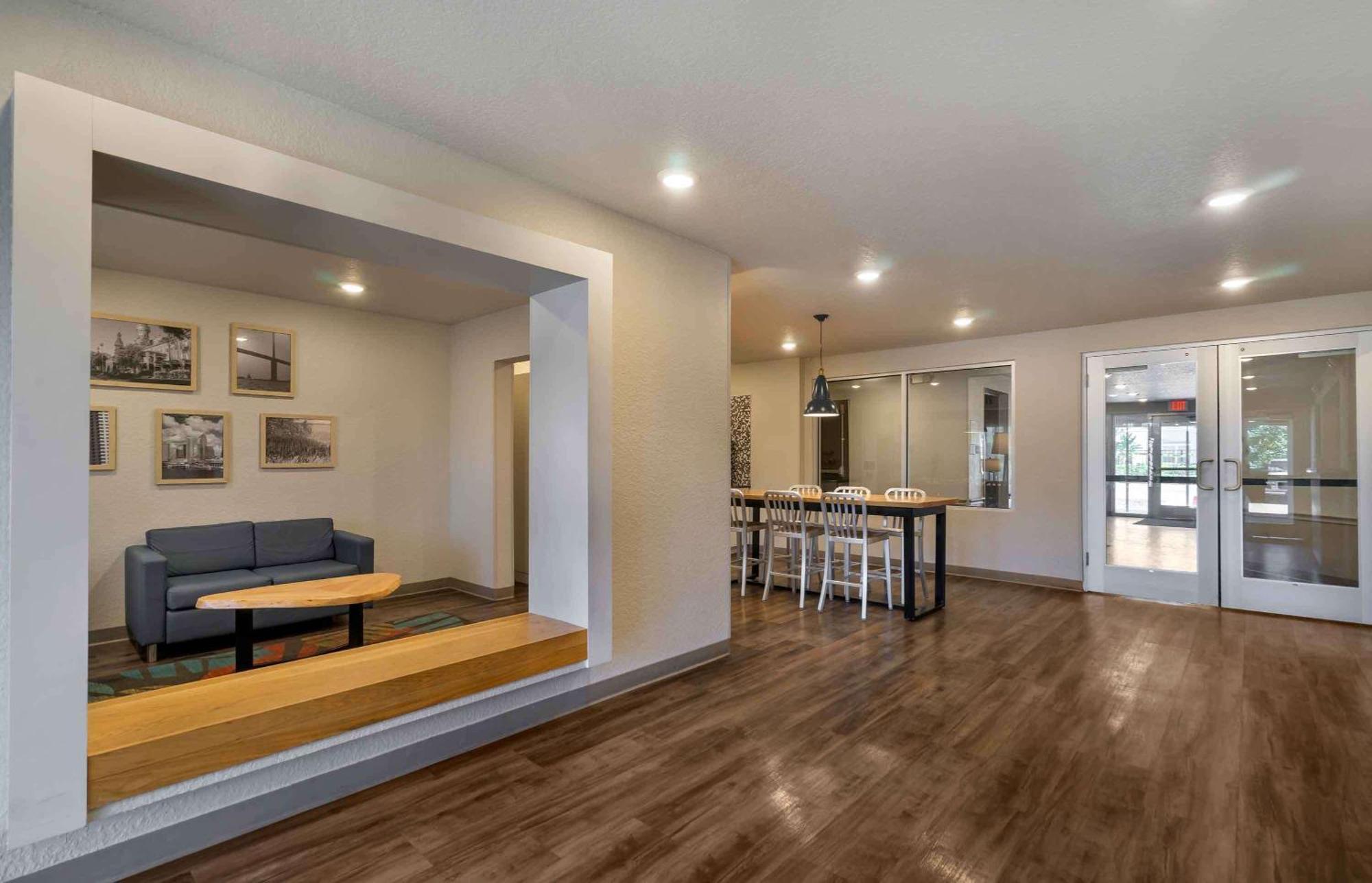 Extended Stay America Select Suites - Tampa - Brandon - East Heartland エクステリア 写真