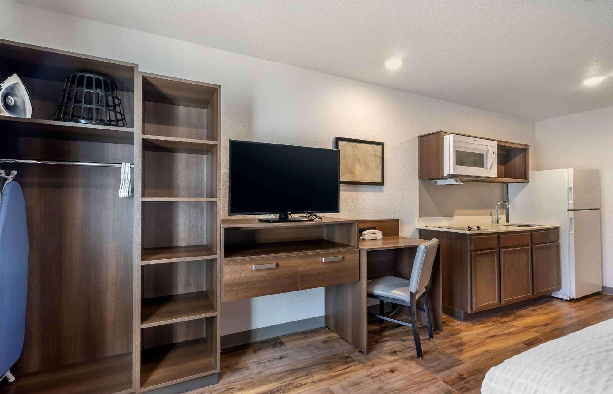 Extended Stay America Select Suites - Tampa - Brandon - East Heartland エクステリア 写真