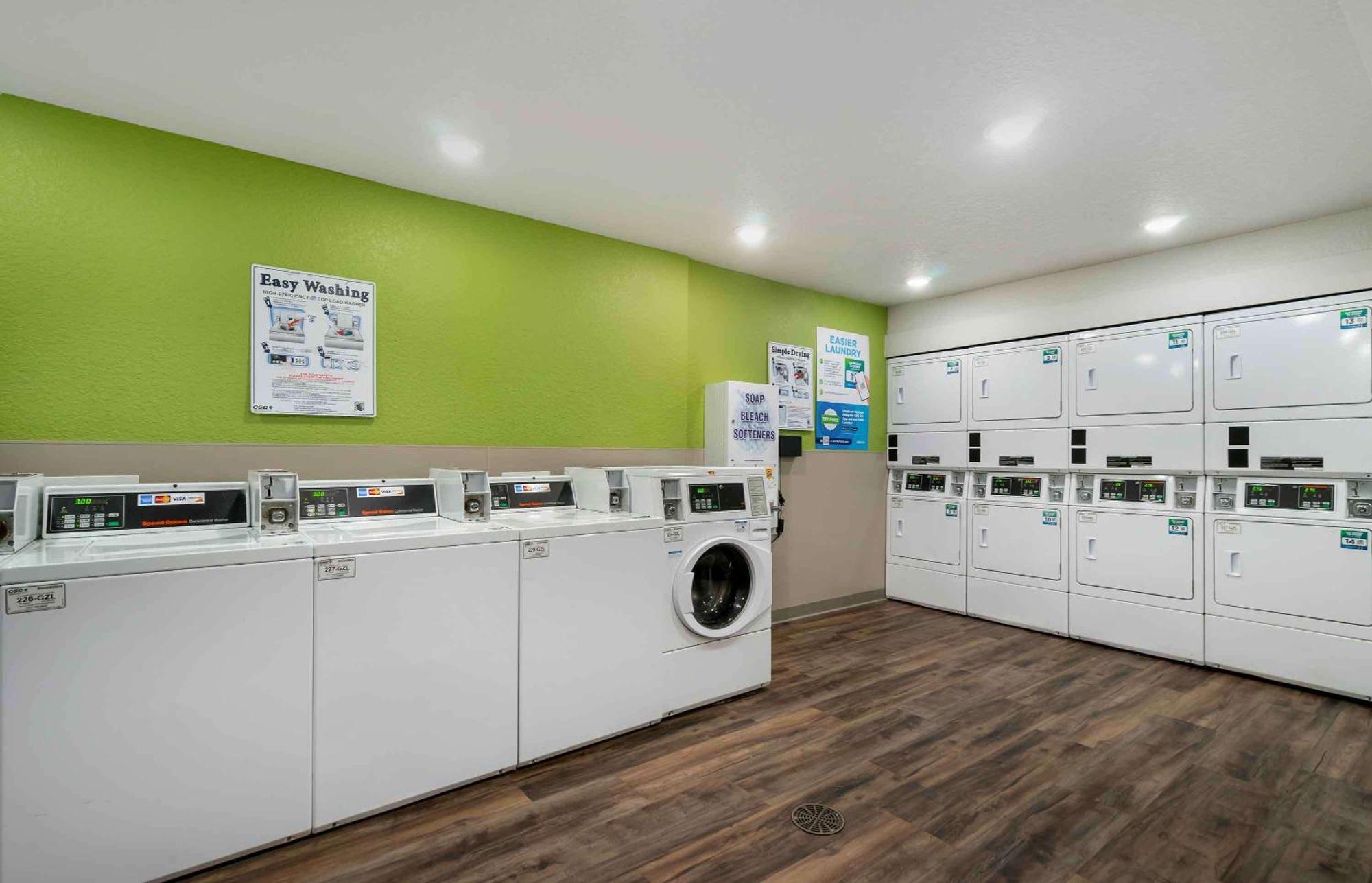 Extended Stay America Select Suites - Tampa - Brandon - East Heartland エクステリア 写真