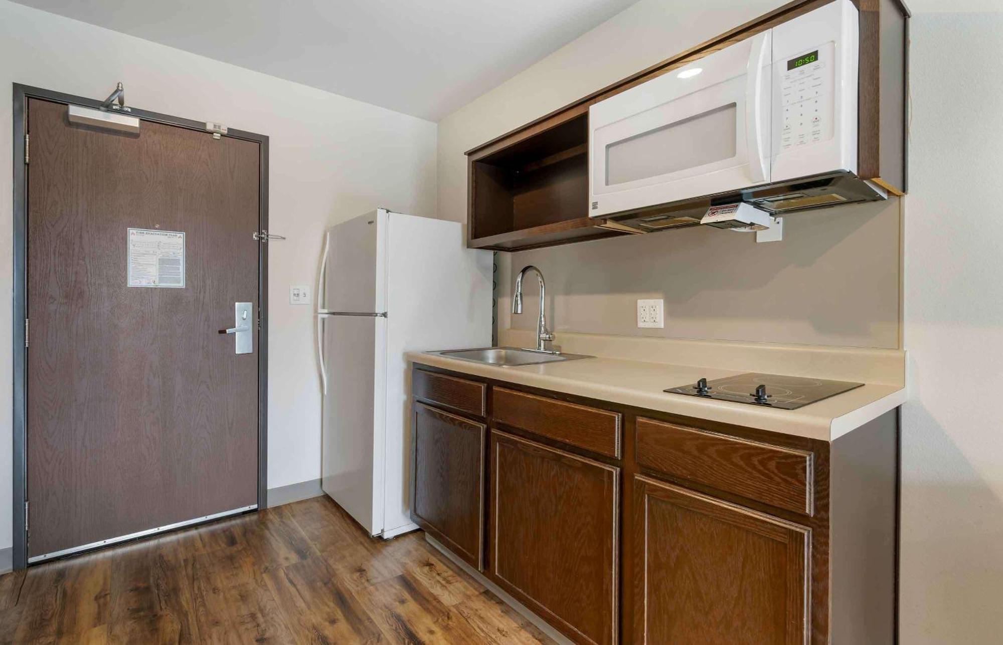 Extended Stay America Select Suites - Tampa - Brandon - East Heartland エクステリア 写真